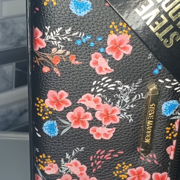 Steve Madden Women's Floral Canvas Tri-fold Design Wallet - NEW - Picture 12 of 16
